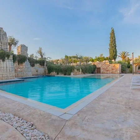 Cava Li Santi Aparthotel