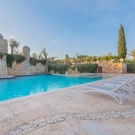 Cava Li Santi Aparthotel *