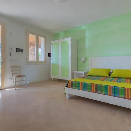 Cava Li Santi Aparthotel *