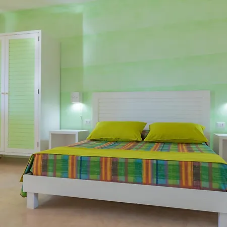Cava Li Santi Aparthotel *